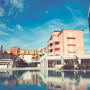 Resort Ai Pozzi Village & ****
